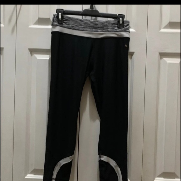 Danskin 88 Polyester 12 Spandex Pants